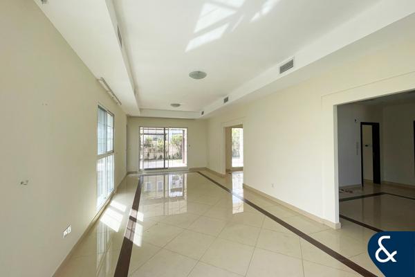 Vacant | Independant villa | Landscaped
